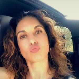 Meet your Posher, Lara